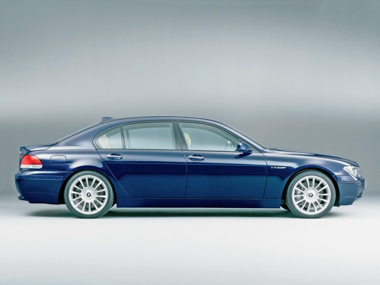 BMW 760Li Yachtline Concept 2002 002.jpg